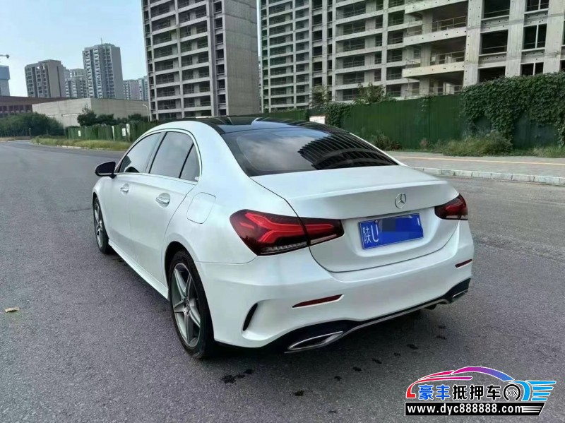 20年奔驰A轿车抵押车出售
