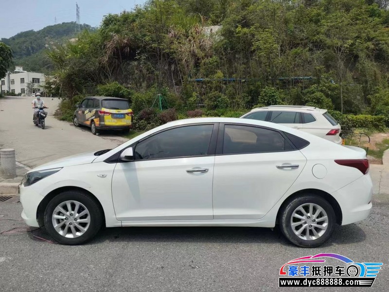 18年现代悦纳轿车抵押车出售