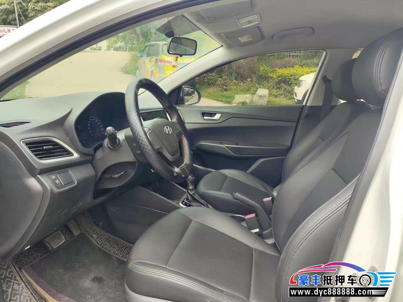 18年现代悦纳轿车抵押车出售