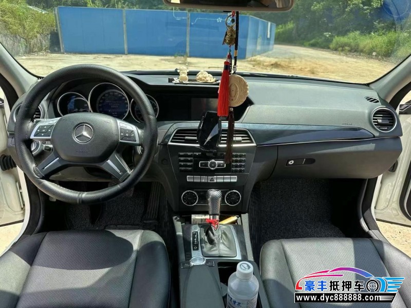 13年奔驰C轿车抵押车出售