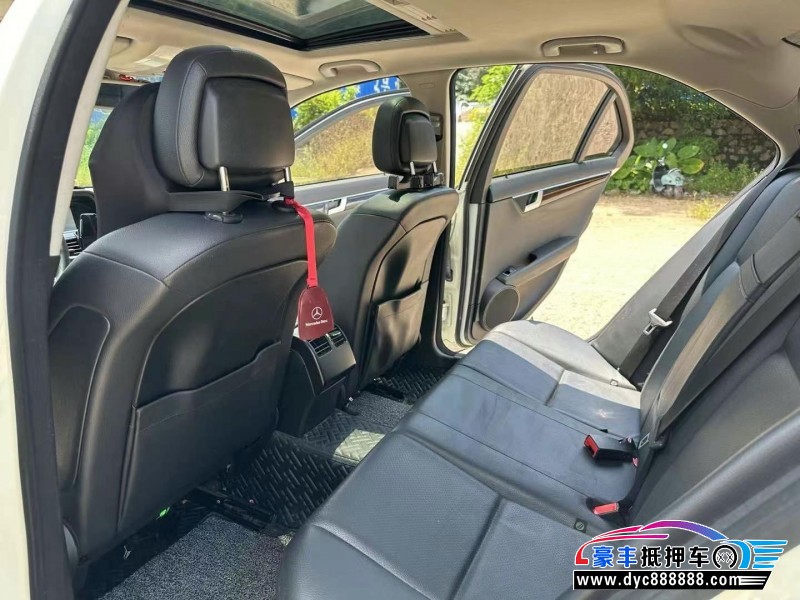 13年奔驰C轿车抵押车出售