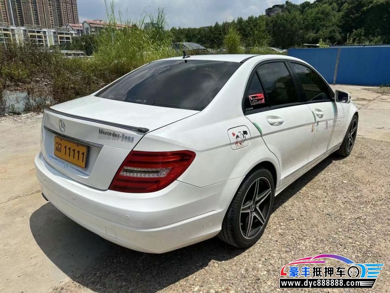 13年奔驰C轿车抵押车出售