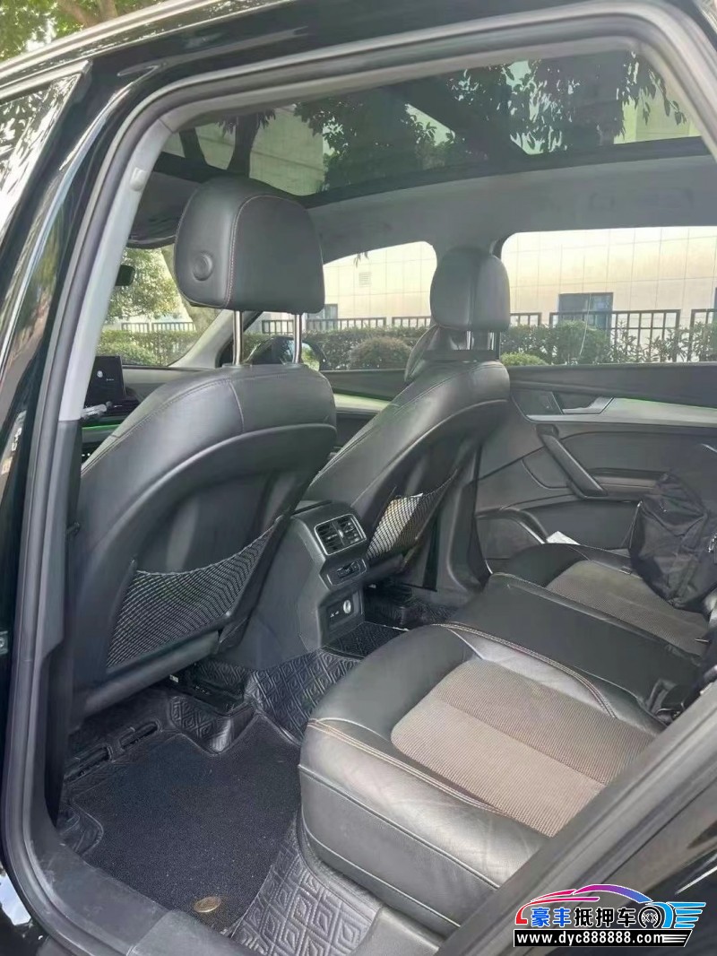 19年奥迪Q5轿车抵押车出售