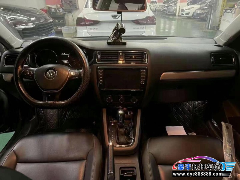 17年大众速腾轿车抵押车出售