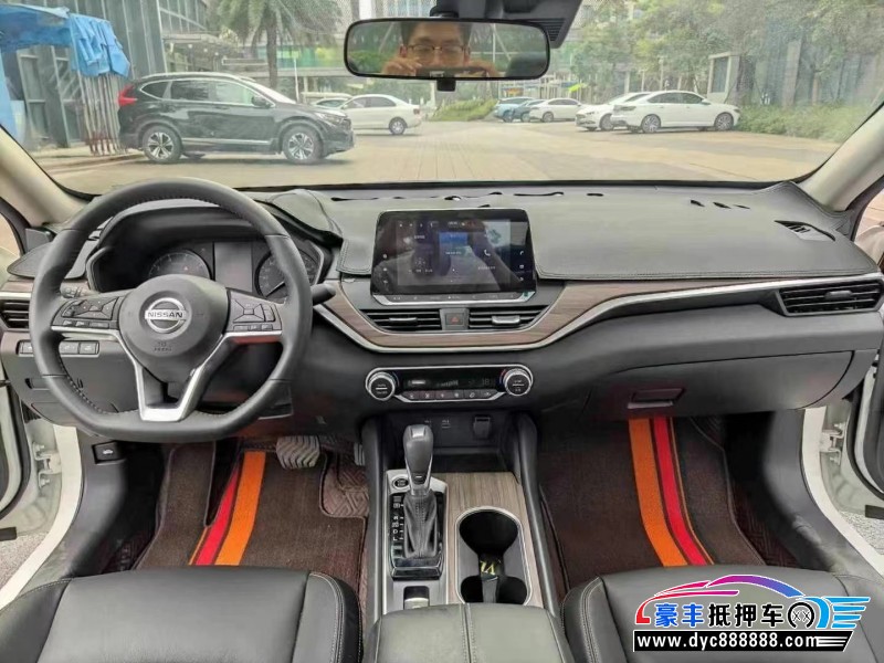 23年日产天籁轿车抵押车出售