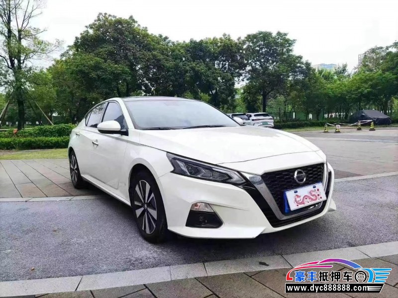 23年日产天籁轿车抵押车出售