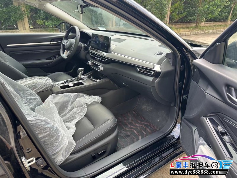 23年日产天籁轿车抵押车出售