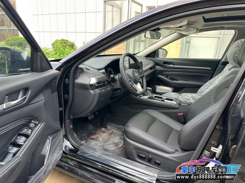 23年日产天籁轿车抵押车出售