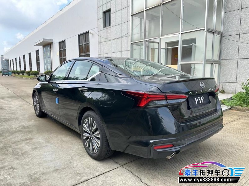 23年日产天籁轿车抵押车出售