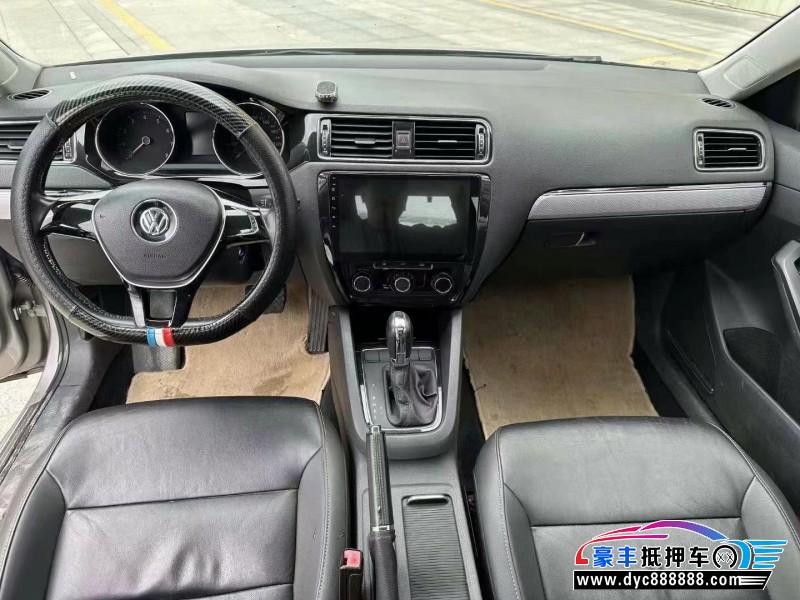 16年大众速腾轿车抵押车出售