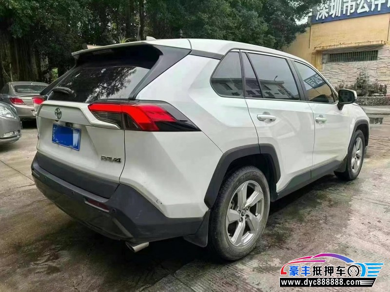 20年丰田RAV4轿车抵押车出售