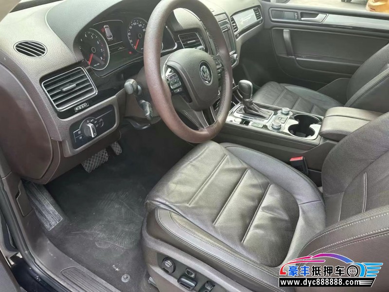 17年大众途锐轿车抵押车出售