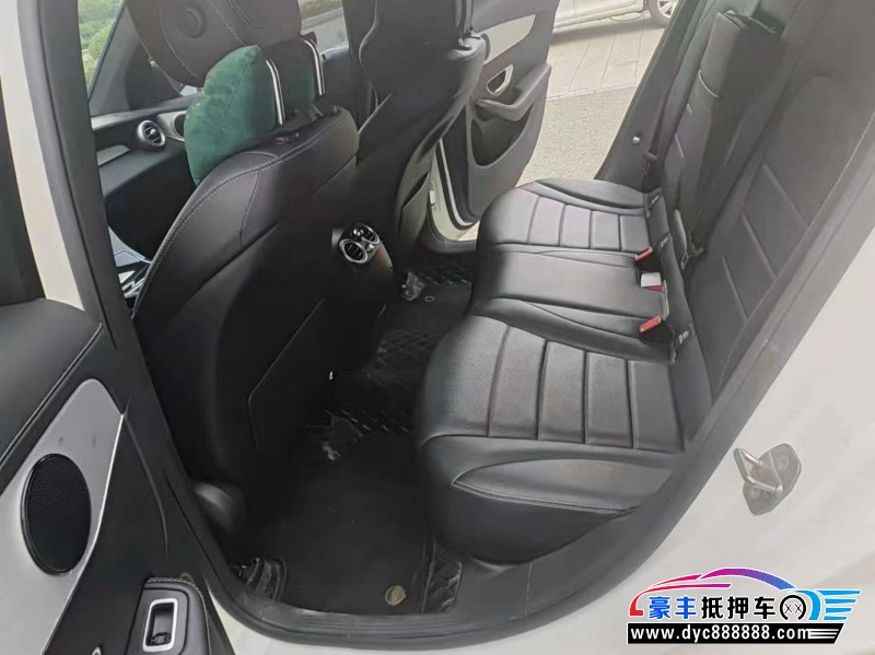 17年奔驰GLC轿车抵押车出售