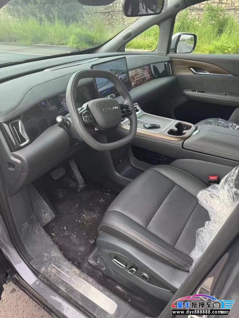 24年合创v09轿车抵押车出售