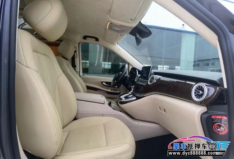 19年奔驰V轿车抵押车出售