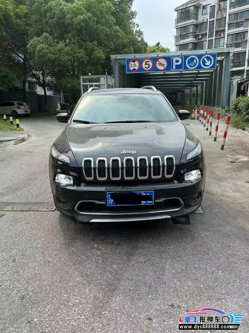 20年Jeep自由光轿车抵押车出售