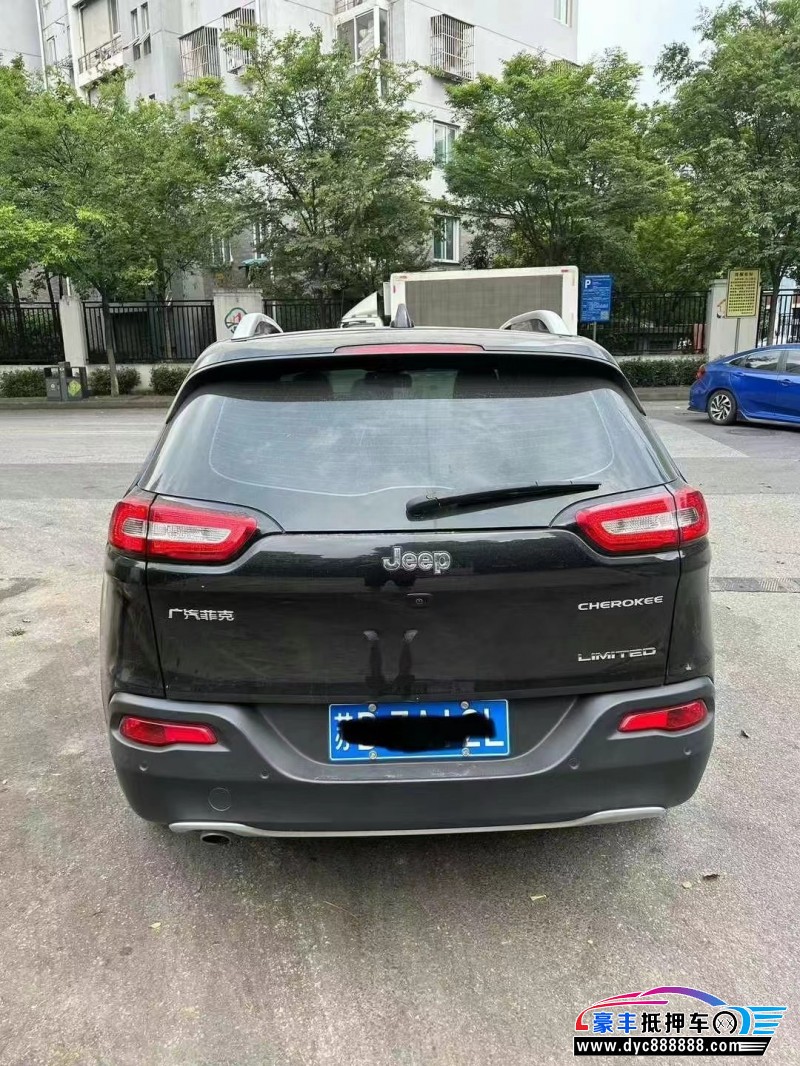 20年Jeep自由光轿车抵押车出售