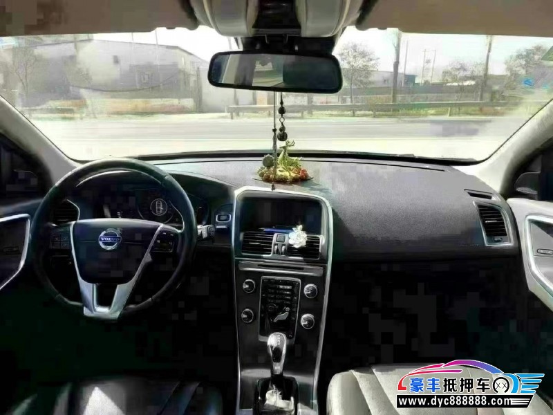 14年沃尔沃XC60轿车抵押车出售
