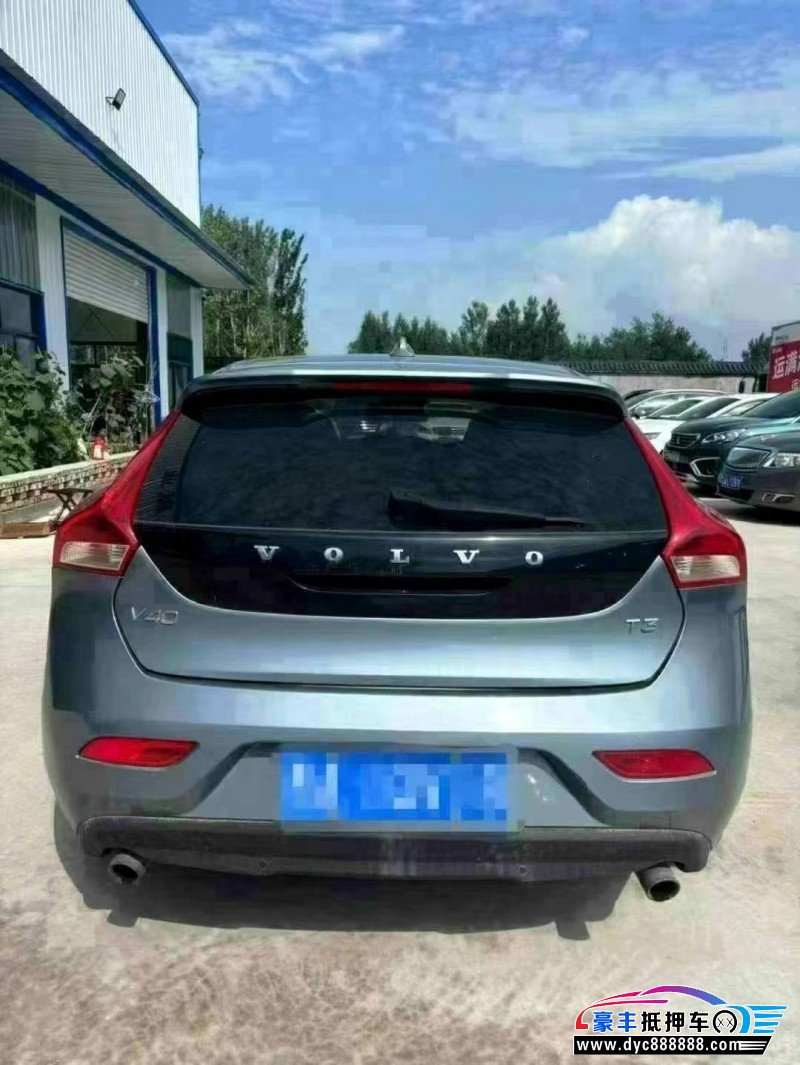 17年沃尔沃V40轿车抵押车出售