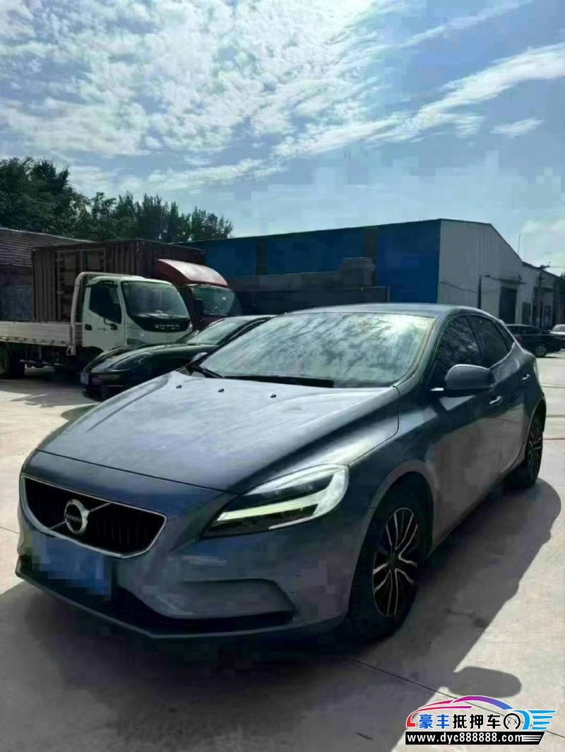 17年沃尔沃V40轿车抵押车出售