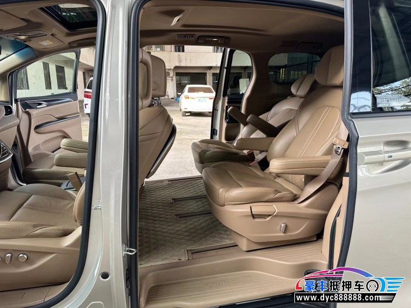 20年别克GL8轿车抵押车出售