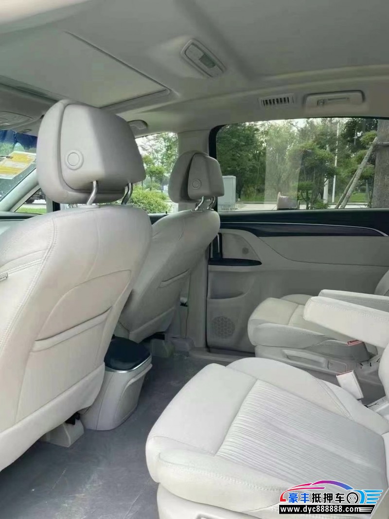 24年别克GL8轿车抵押车出售