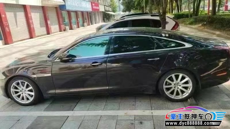 12年捷豹XJ轿车抵押车出售