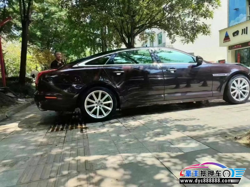 12年捷豹XJ轿车抵押车出售