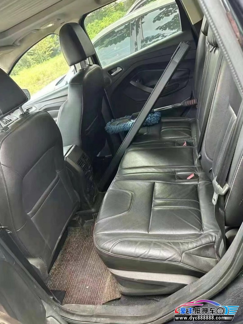 15年福特翼虎轿车抵押车出售