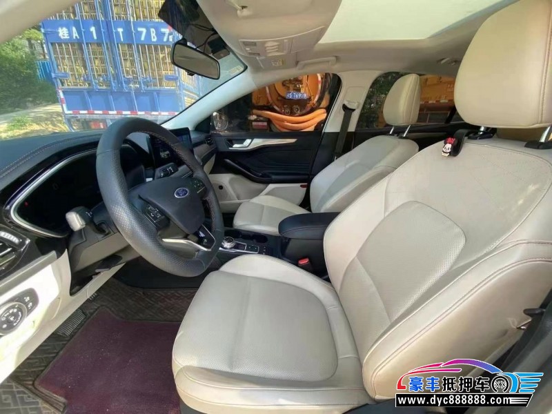 21年福特福克斯轿车抵押车出售