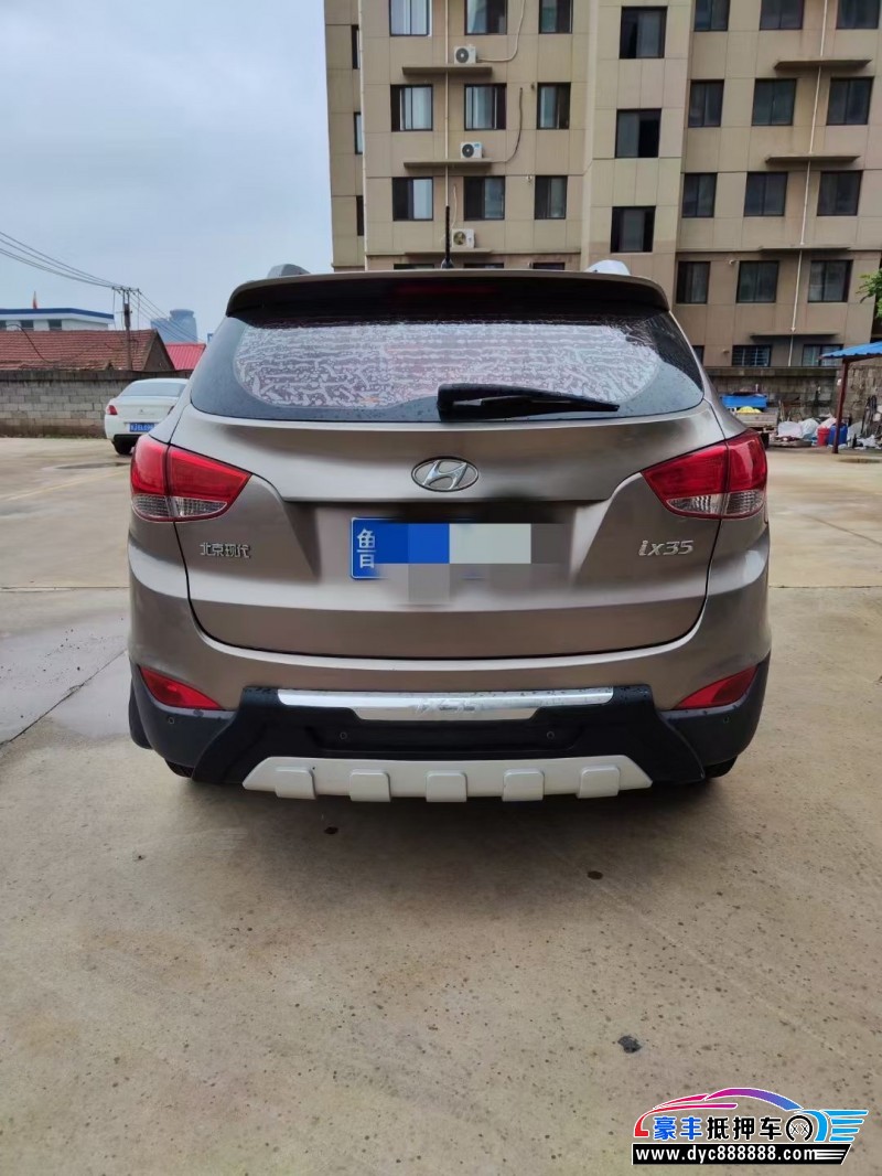 13年现代ix35轿车抵押车出售