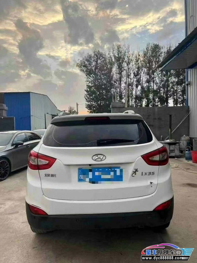 16年现代ix35轿车抵押车出售