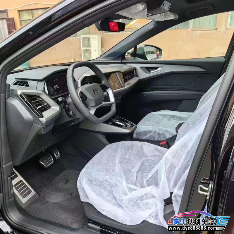 24年奥迪Q5轿车抵押车出售