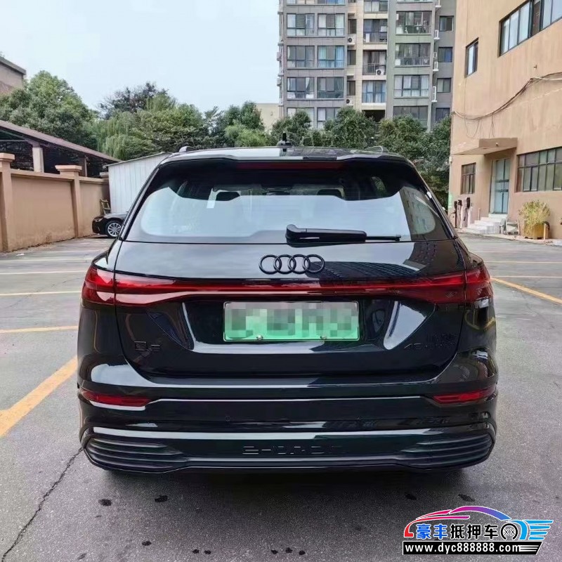 24年奥迪Q5轿车抵押车出售