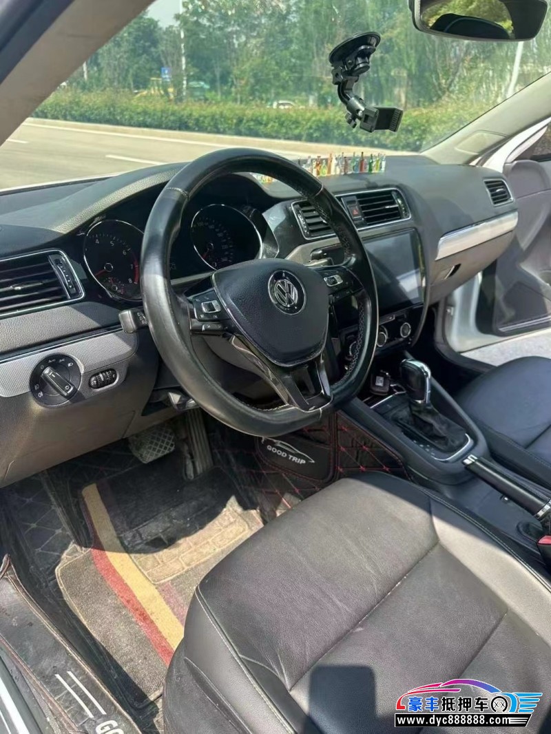 18年大众速腾轿车抵押车出售