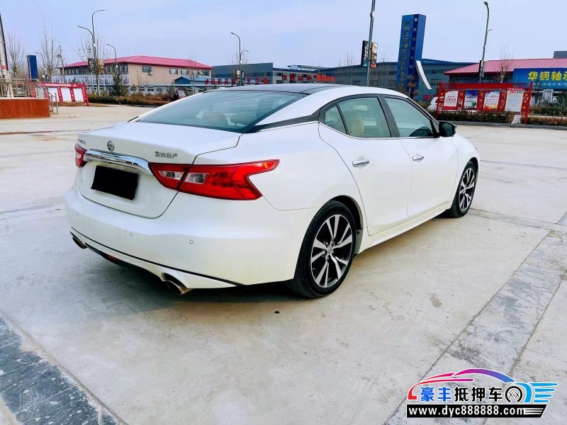 19年日产西玛轿车抵押车出售