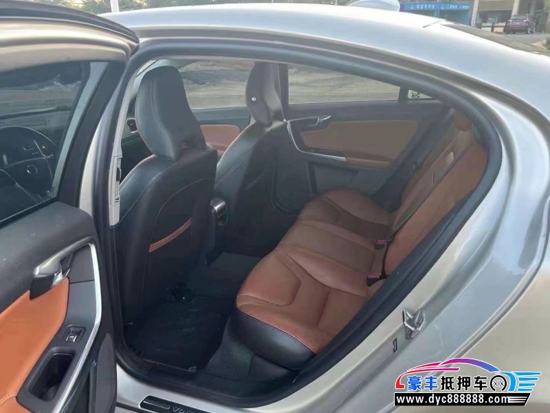 18年沃尔沃S60轿车抵押车出售