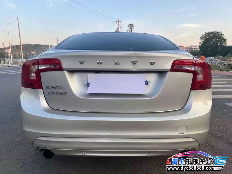 18年沃尔沃S60轿车抵押车出售