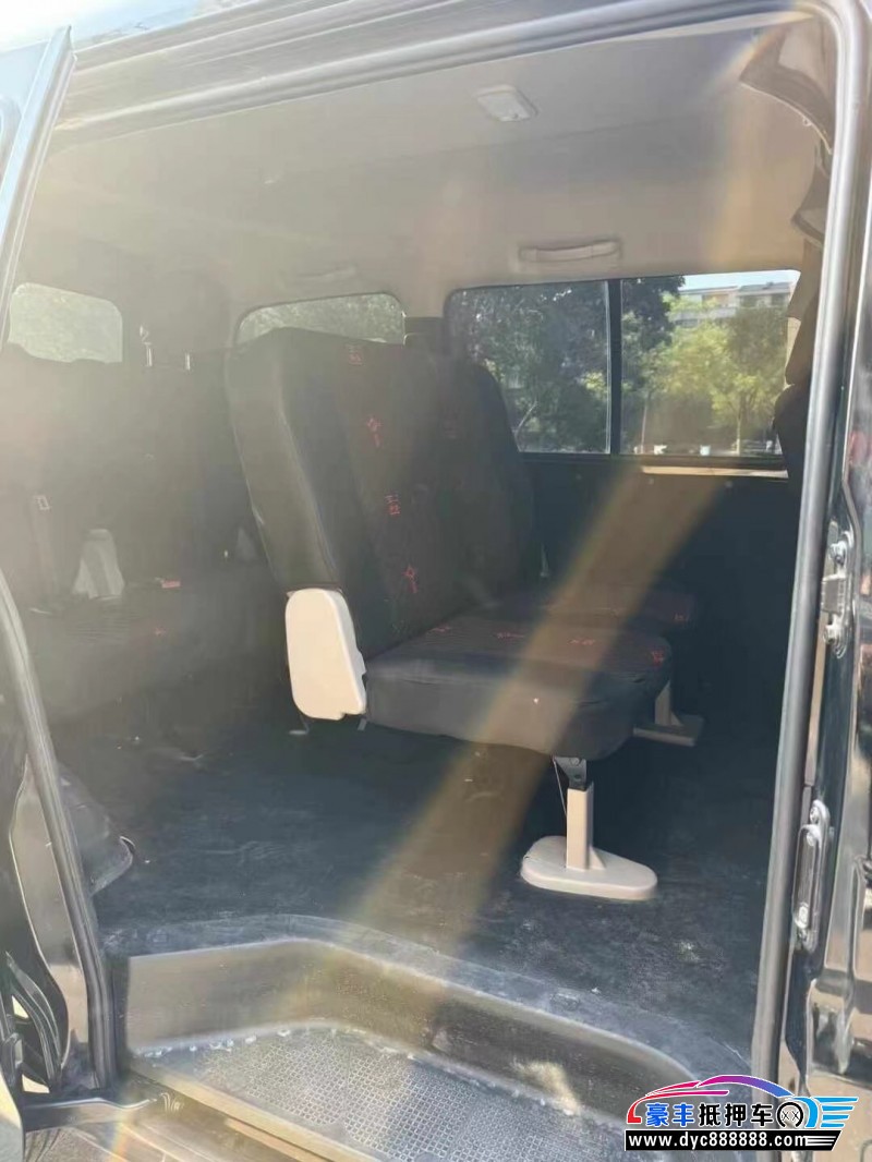 22年东风风行菱智轿车抵押车出售