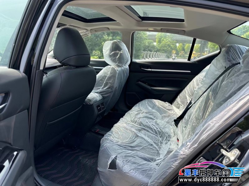 23年日产天籁轿车抵押车出售