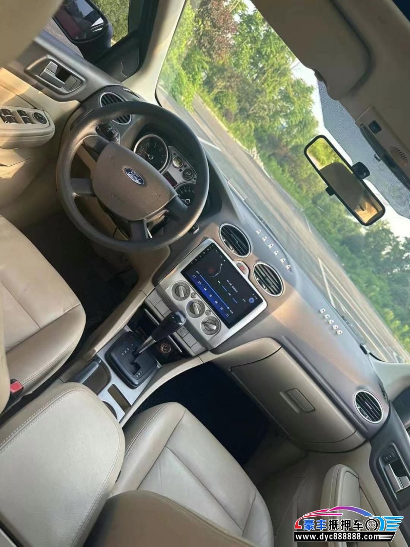 11年福特福克斯轿车抵押车出售