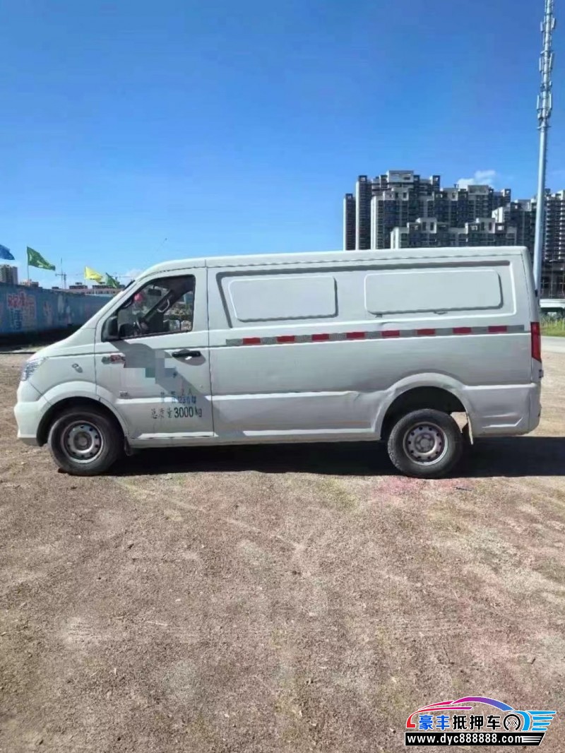 23年东风御风轿车抵押车出售