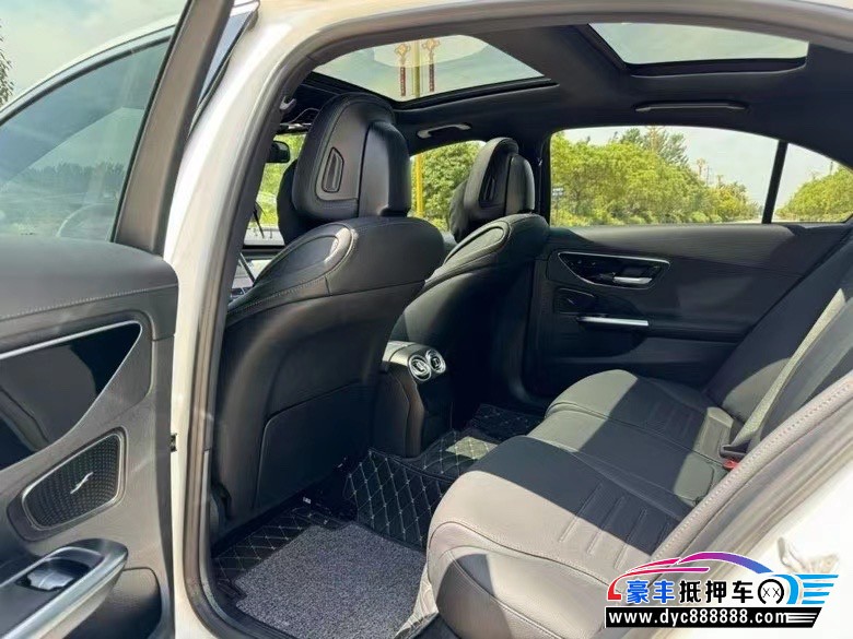 23年奔驰C轿车抵押车出售