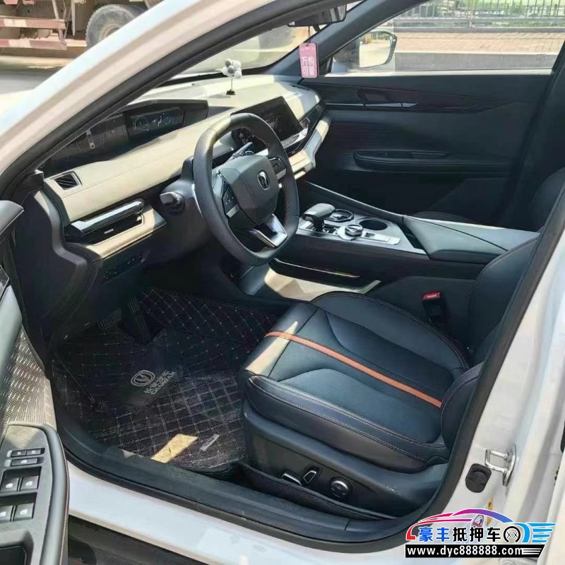 24年长安长安UNI轿车抵押车出售