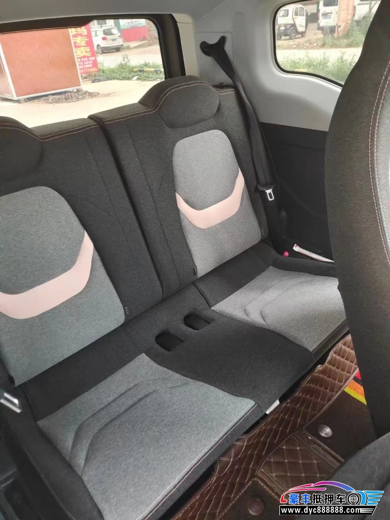 23年奇瑞冰淇淋轿车抵押车出售