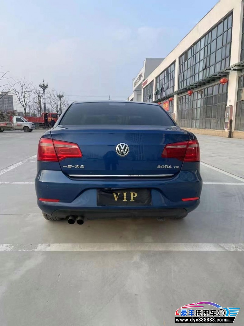 13年大众宝来轿车抵押车出售