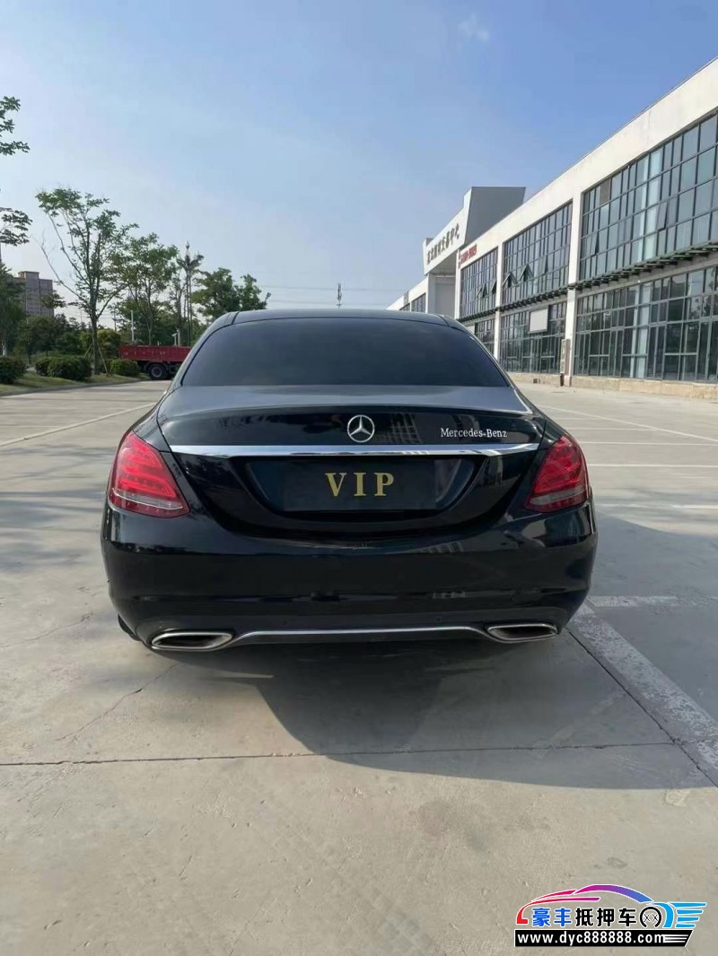17年奔驰C轿车抵押车出售