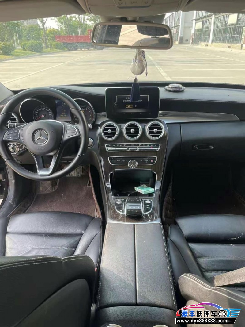 17年奔驰C轿车抵押车出售