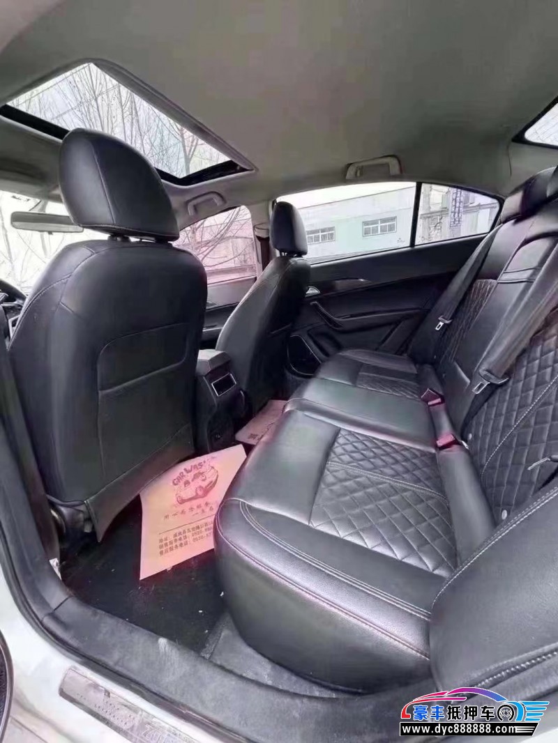 18年众泰Z560轿车抵押车出售