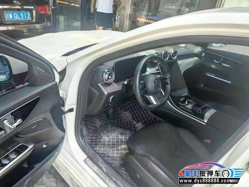 22年奔驰C轿车抵押车出售